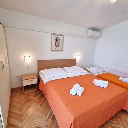 Apartmani Dalija Tučepi Eksteriør billede