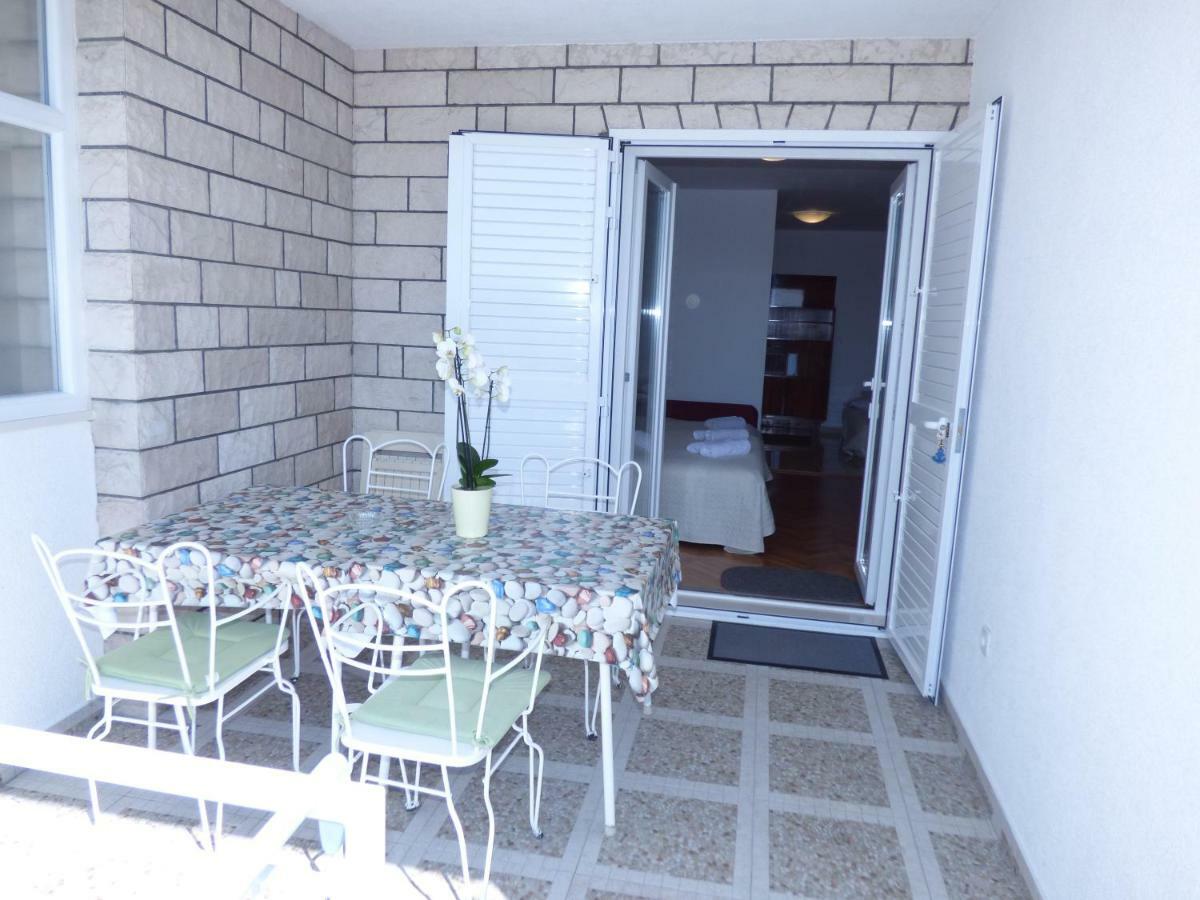 Apartmani Dalija Tučepi Eksteriør billede